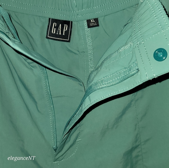 GAP 6" Recycled Volume Easy Shorts Deep Sea Glass Blue Size: XL NWT - Picture 2 of 5